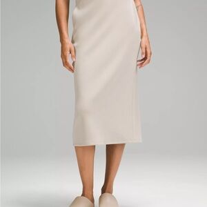 lululemon Softstreme High-Rise Midi Skirt. size 6